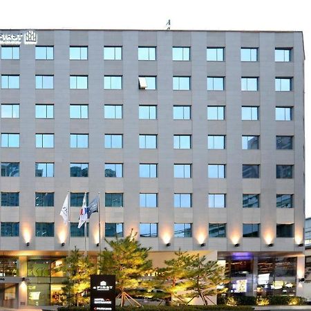 Afirst Hotel Myeongdong Seúl Exterior foto